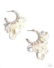 Load image into Gallery viewer, Frilly Feature - Gold # E699