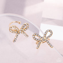 Load image into Gallery viewer, Convincing Charm - Gold #E775