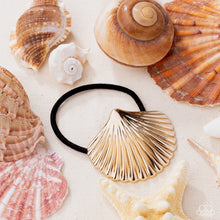 Load image into Gallery viewer, Short Seashell - Gold