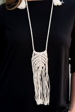 Load image into Gallery viewer, Macrame Mantra #N346