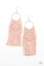 Load image into Gallery viewer, Macrame Rainbow #E613