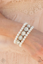 Load image into Gallery viewer, Flawlessly Flattering - White #B109
