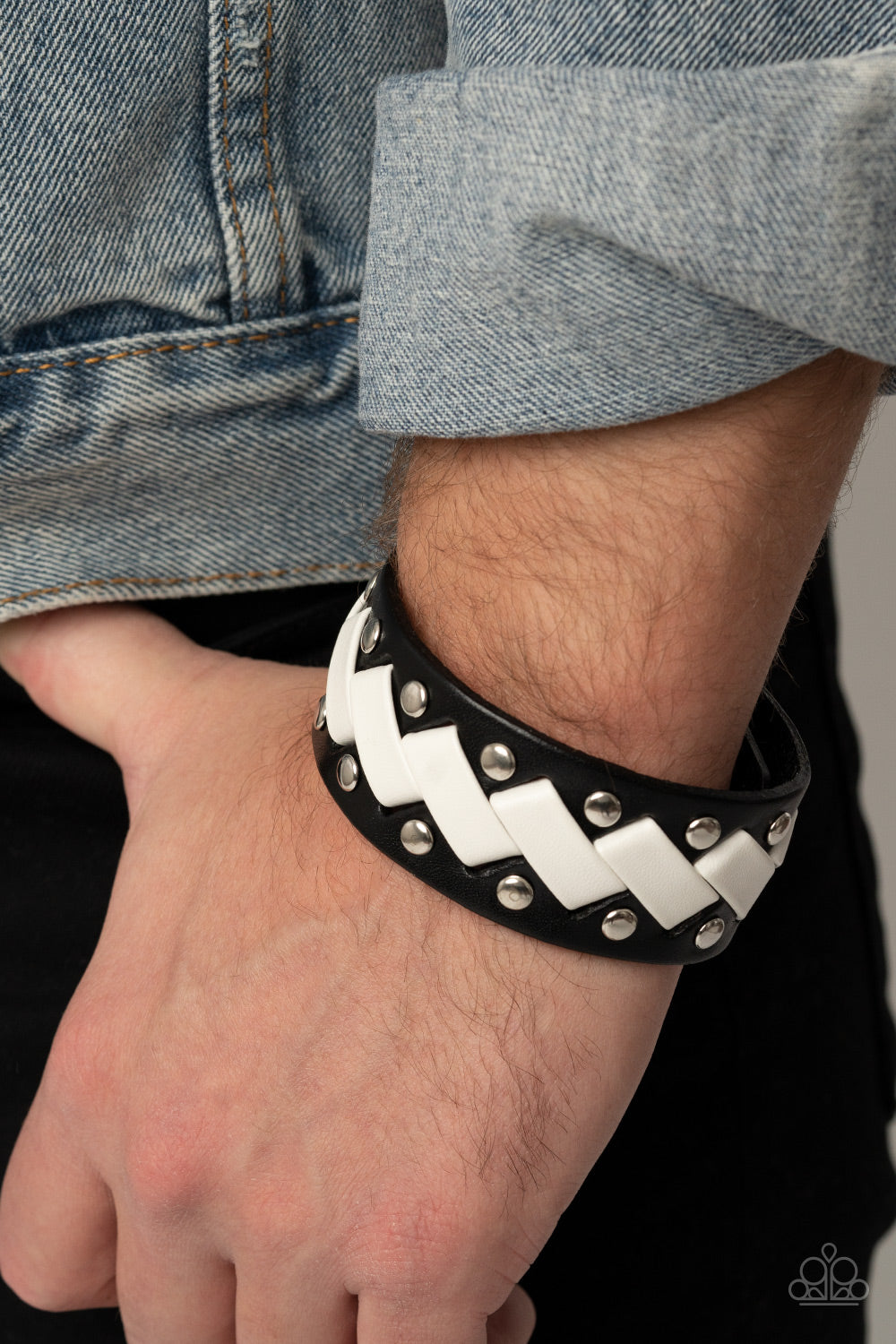 LACES Loaded - Black #U114