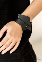 Load image into Gallery viewer, PIECE Offering - Black #B127-2