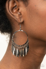Load image into Gallery viewer, Radiant Chimes - Black #E500