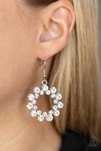 Load image into Gallery viewer, Champagne Bubbles - White #E119