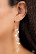 Load image into Gallery viewer, PEARL EARRINGS