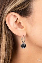Load image into Gallery viewer, Subtle Smile - Black #E487