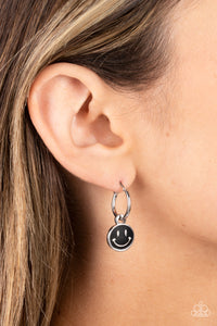 Subtle Smile - Black #E487