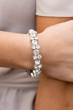 Load image into Gallery viewer, FIERCELY 5TH AVENUE - FEBRUARY COMPLETE TREND BLEND FASHION FIX
