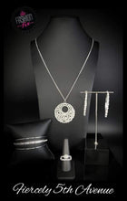 Load image into Gallery viewer, FIERCELY 5TH AVENUE - JANUARY COMPLETE TREND BLEND FASHION FIX